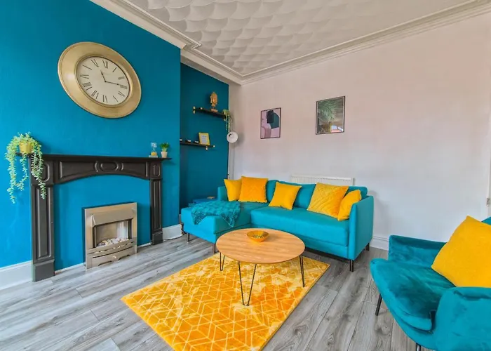 Skelton House - Fast Wi-fi - Work - Groups Holiday home Leeds (West Yorkshire)