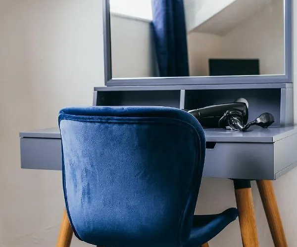 Skelton House - Fast Wi-fi - Work - Groups Holiday home Leeds (West Yorkshire)