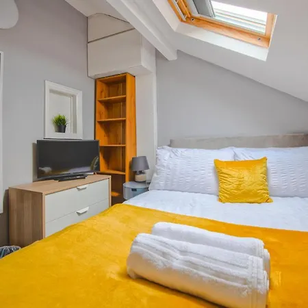 Skelton House - Short Leeds *